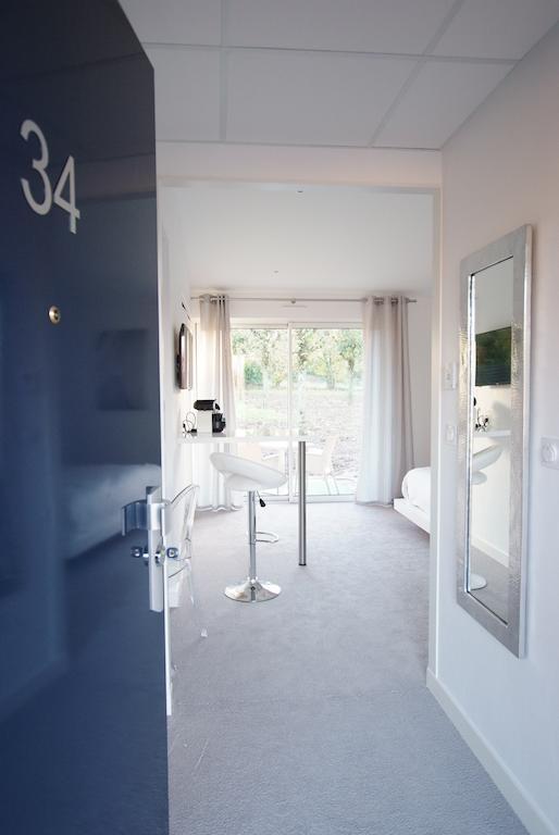 Le Privilege Châteaubourg Exterior foto